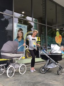 Melanie Müller auf der Suche nach einem Babytaxi für Töchterchen M